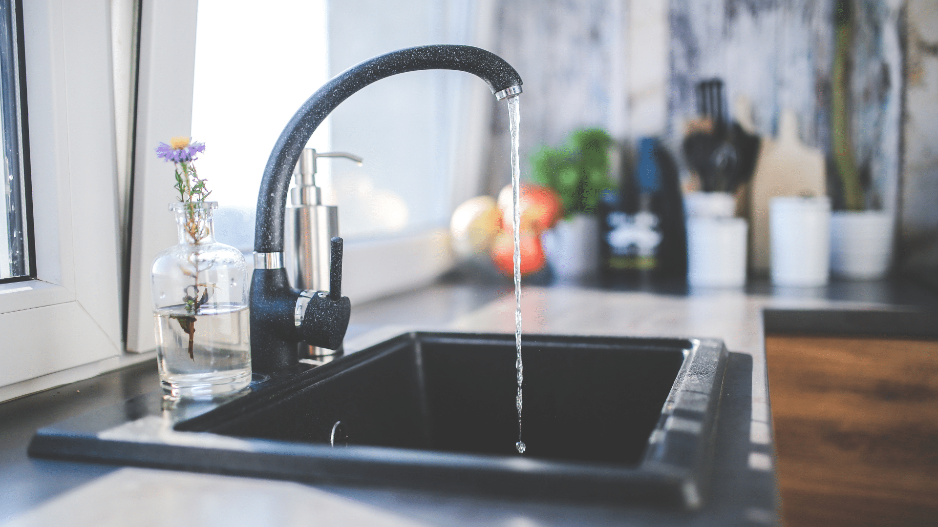 sink running water